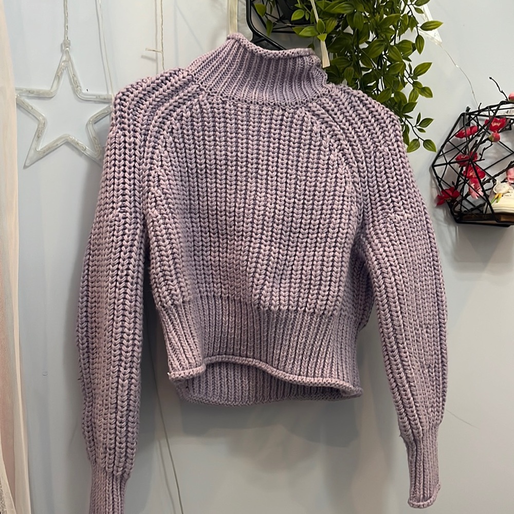 Pastel purple cropped sweater from H&M